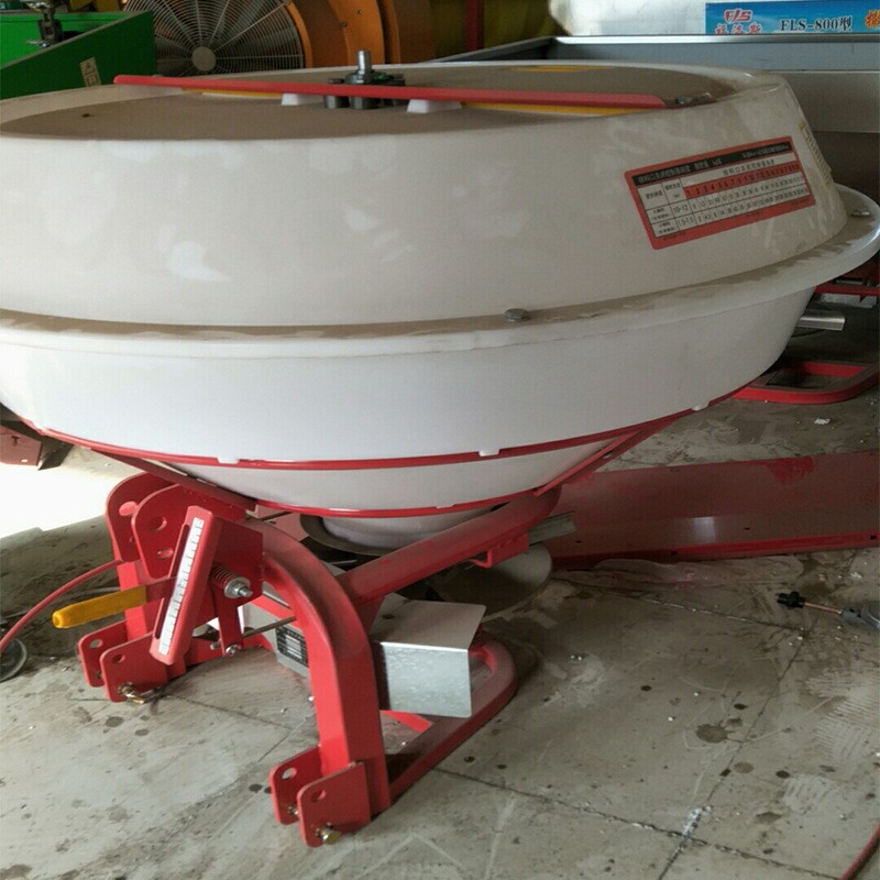 新型施肥机械 带绞龙的塑料桶撒肥机 方便实用 LYY-1图3