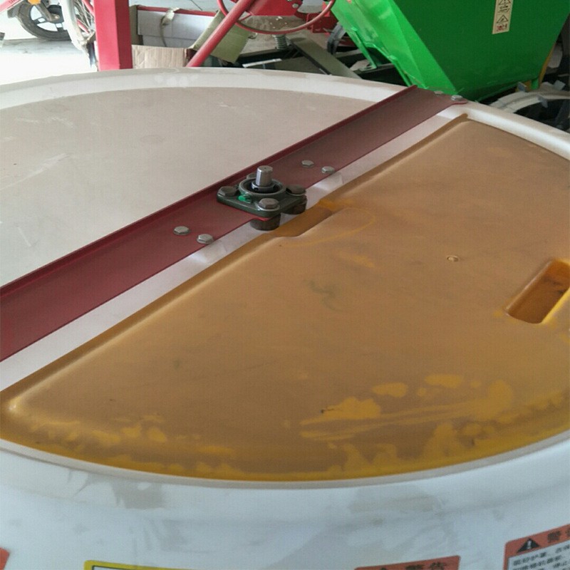 新型施肥机械 带绞龙的塑料桶撒肥机 方便实用 LYY-1图4