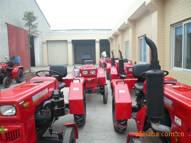 机械质保一年四驱四轮拖拉机图5