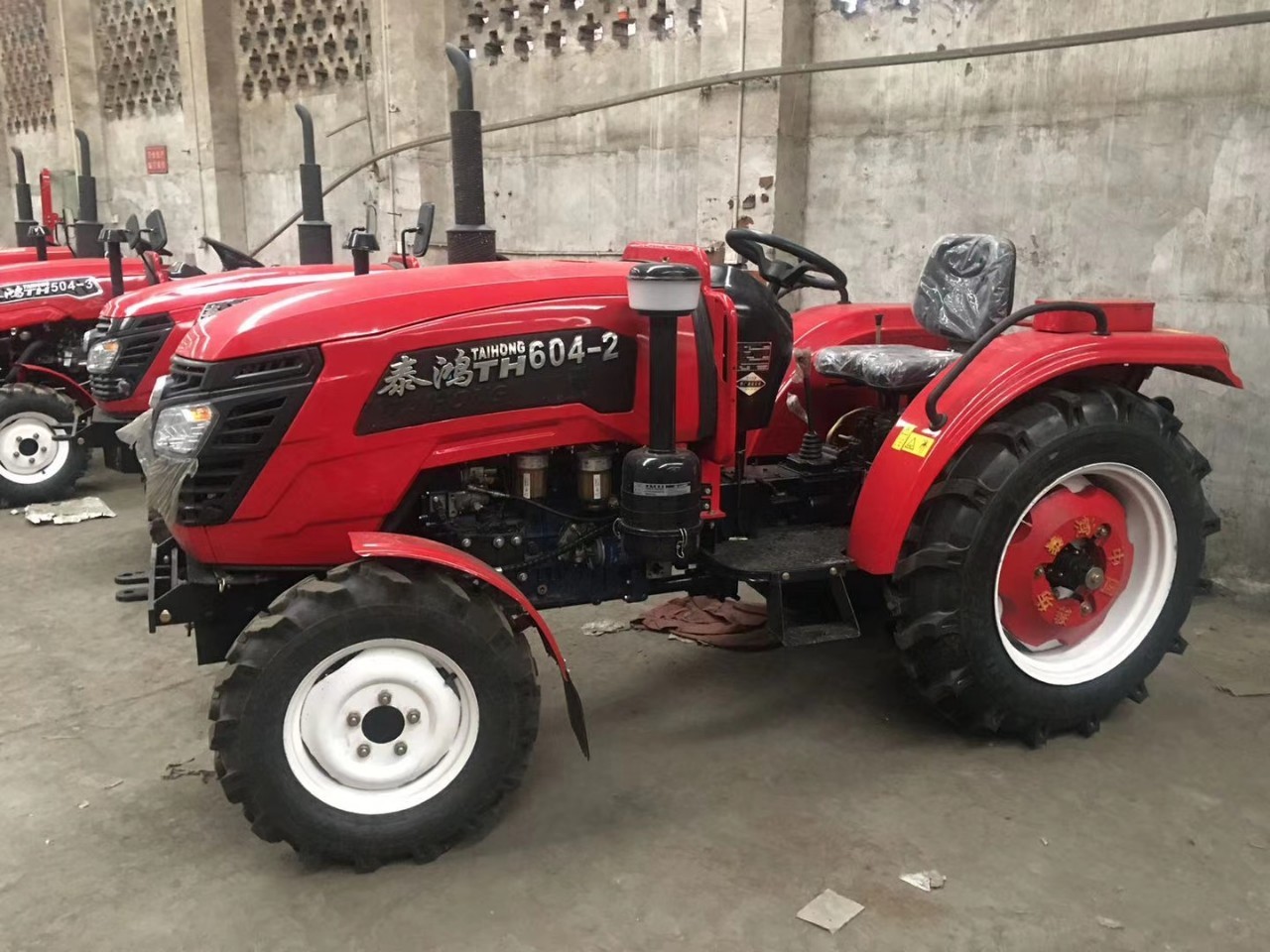 优价批发泰鸿四驱四轮拖拉机  泰鸿多缸拖拉机拖拉机图5