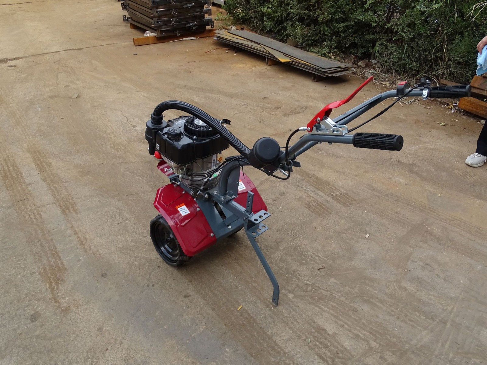 微耕机水旱两用旋耕机汽油小型耕地机家用犁地翻土机打田机图4