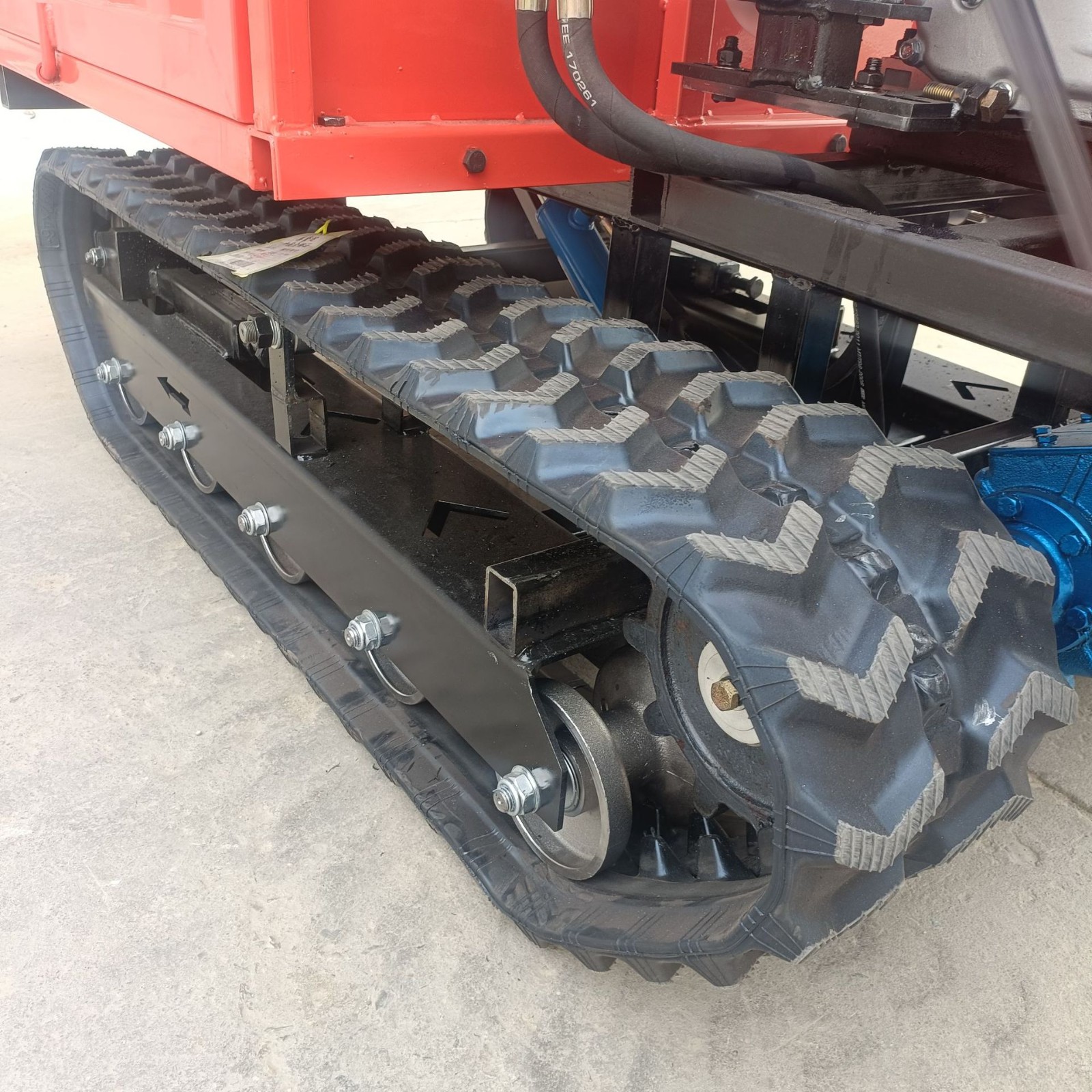 小型履带运输车果园山地爬山虎农用运输液压自卸履带车图3