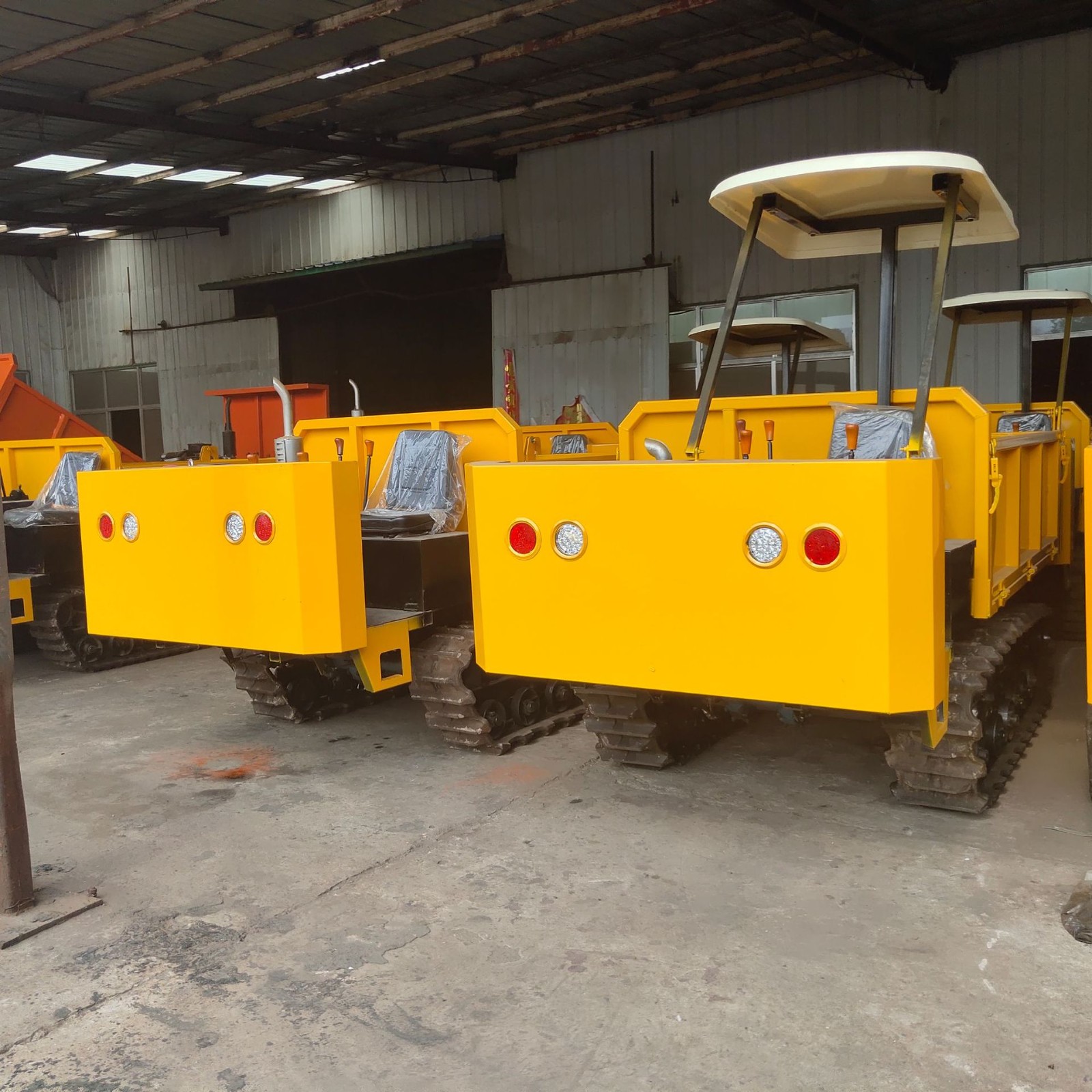 供应山地履带运输车 泥泞道运输车厂家直销自行走履带运输车特卖图4