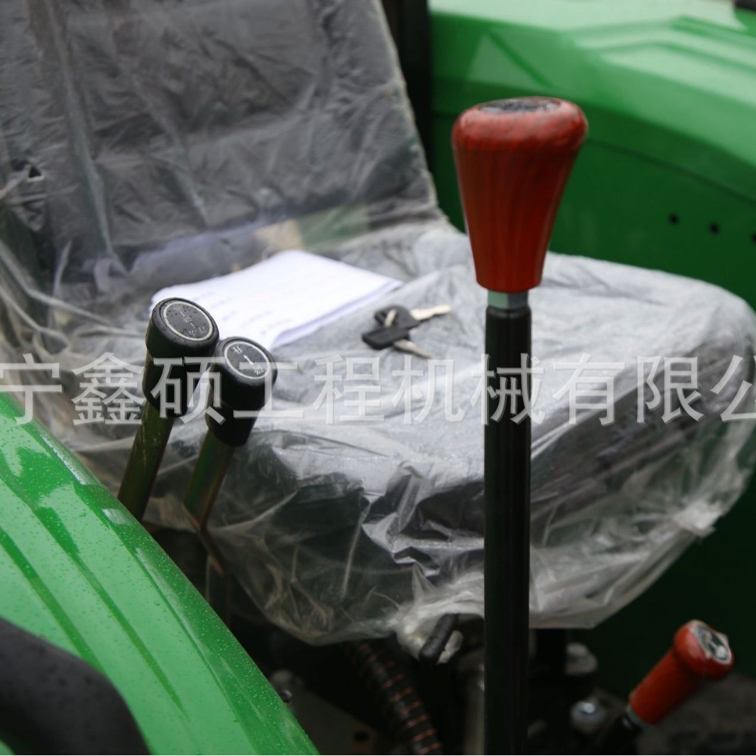 25马力四驱小型拖拉机 大型农用耕地机旋耕机 四轮农用拖 拉机图4