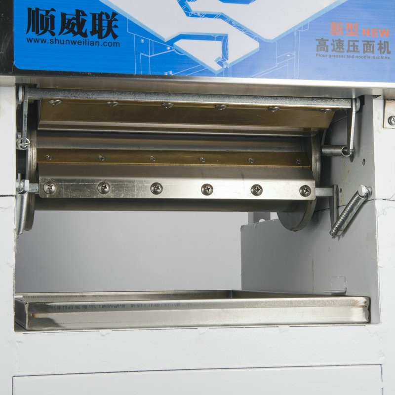 130高速压面机 电动高速压面机 不锈钢揉面机面条机图4