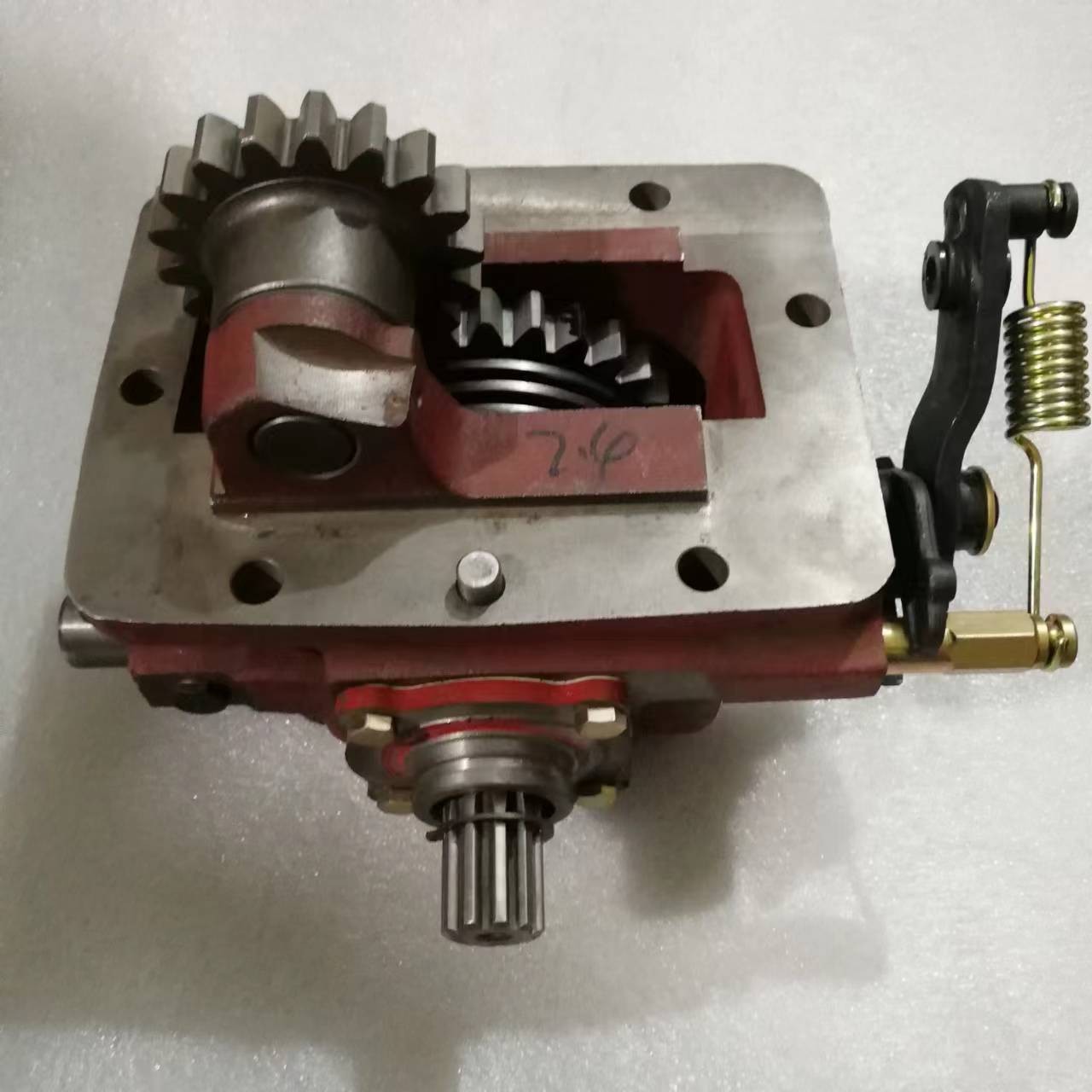 分动箱总成LX904/LX954东方红拖拉机配件 水田分动箱总成图5