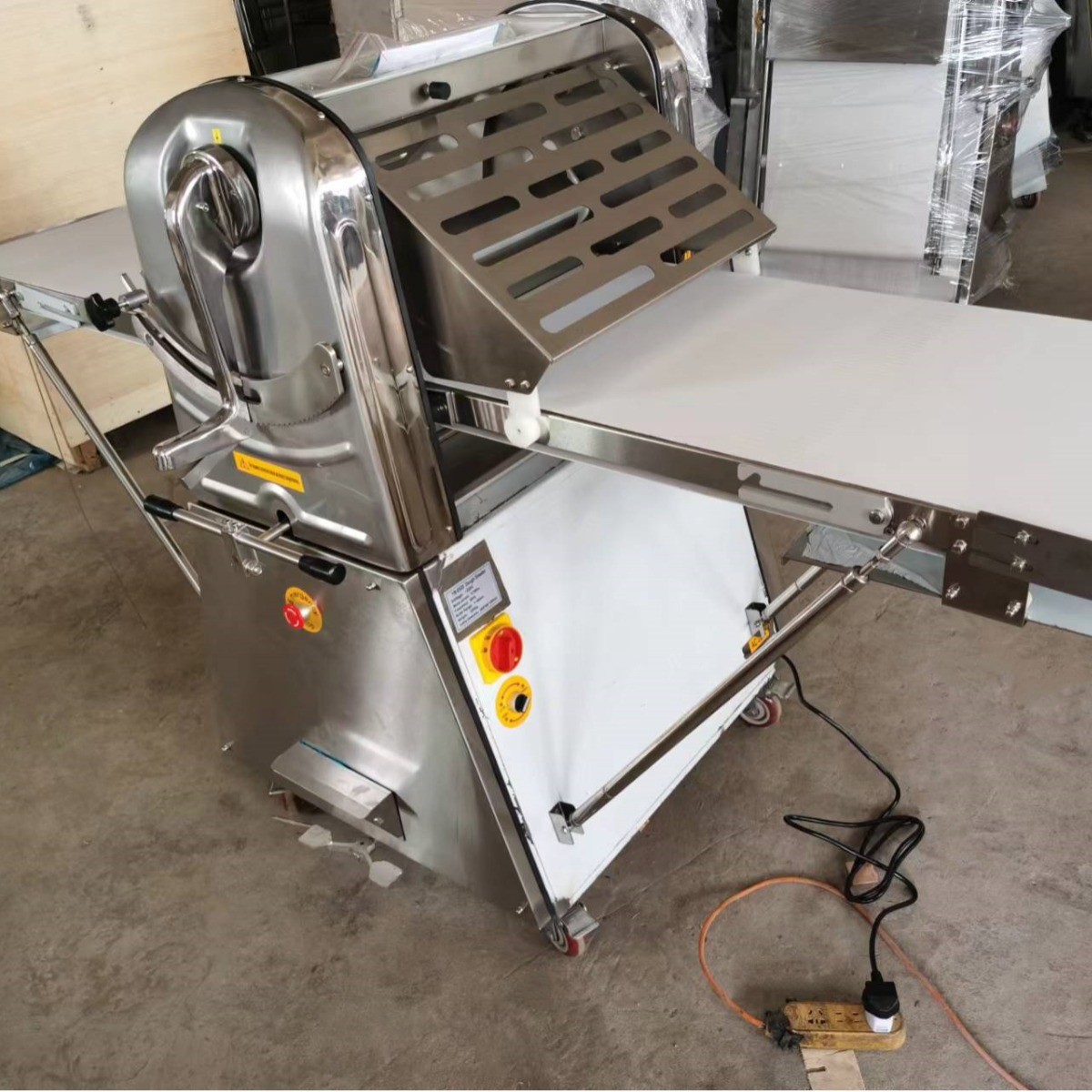 商用型起酥机全自动仿手工酥皮机不锈钢多功能绿豆千层饼酥饼机图2