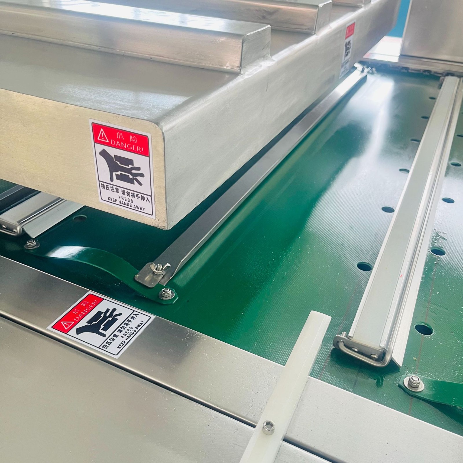 1000型全自动滚动式真空包装机豆干真空包装机海鲜牛肉真空封口机图4