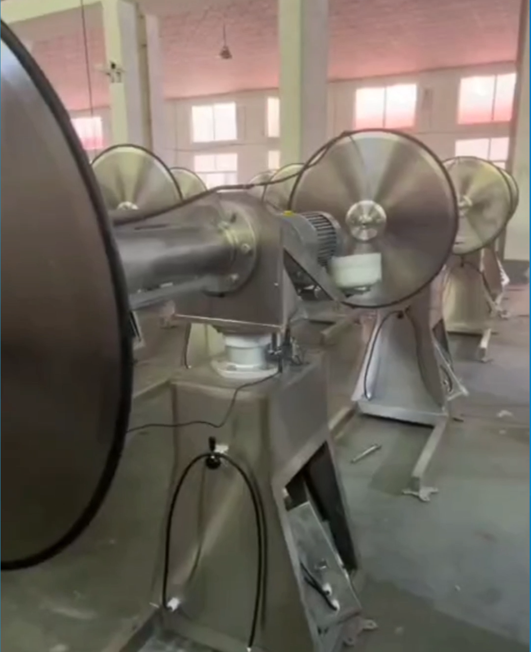 生猪分体分割圆盘锯 180°旋转功能 德国进口锯片 损耗更低图2