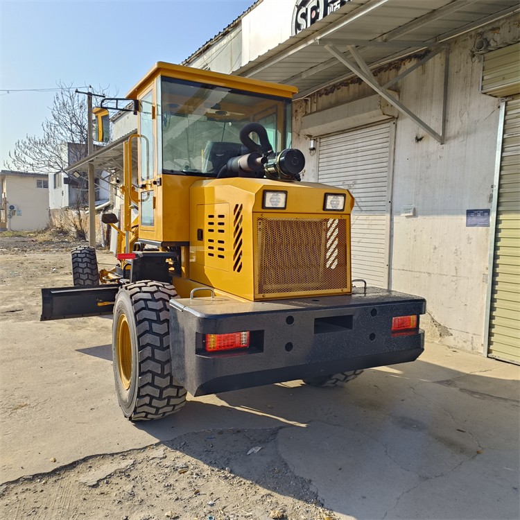 专业生产自走式工程平地机 旧村改造路基整平机图3