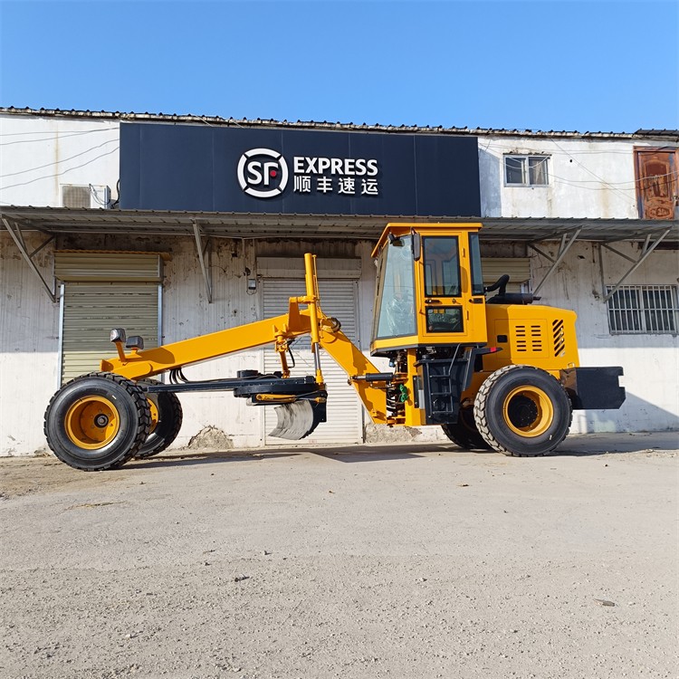 专业生产自走式工程平地机 旧村改造路基整平机图5