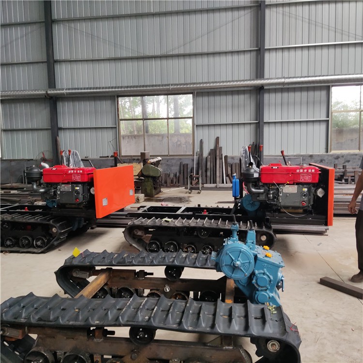 2吨3吨5吨山地伐木履带运输车 小型爬山虎爬坡wang坡地泥地搬运车图4