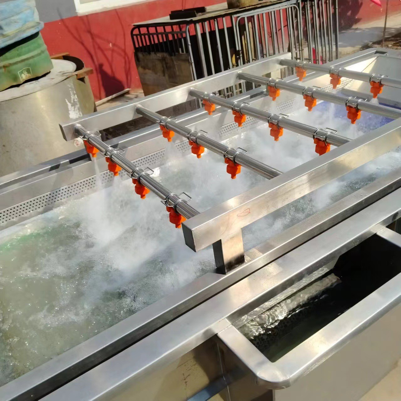 气泡玉米清洗 喷淋式洗菜机大姜果蔬清洗设备土豆萝卜去泥清洗机图2