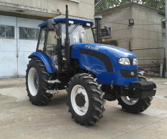 华夏1204轮式拖拉机