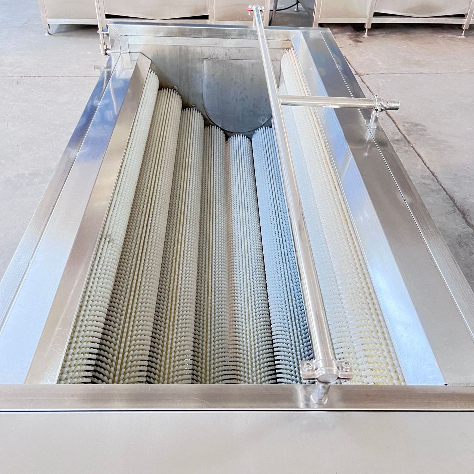 红薯去皮清洗机 马铃薯磨皮清洗机 土豆/地瓜毛刷去皮清洗设备图3