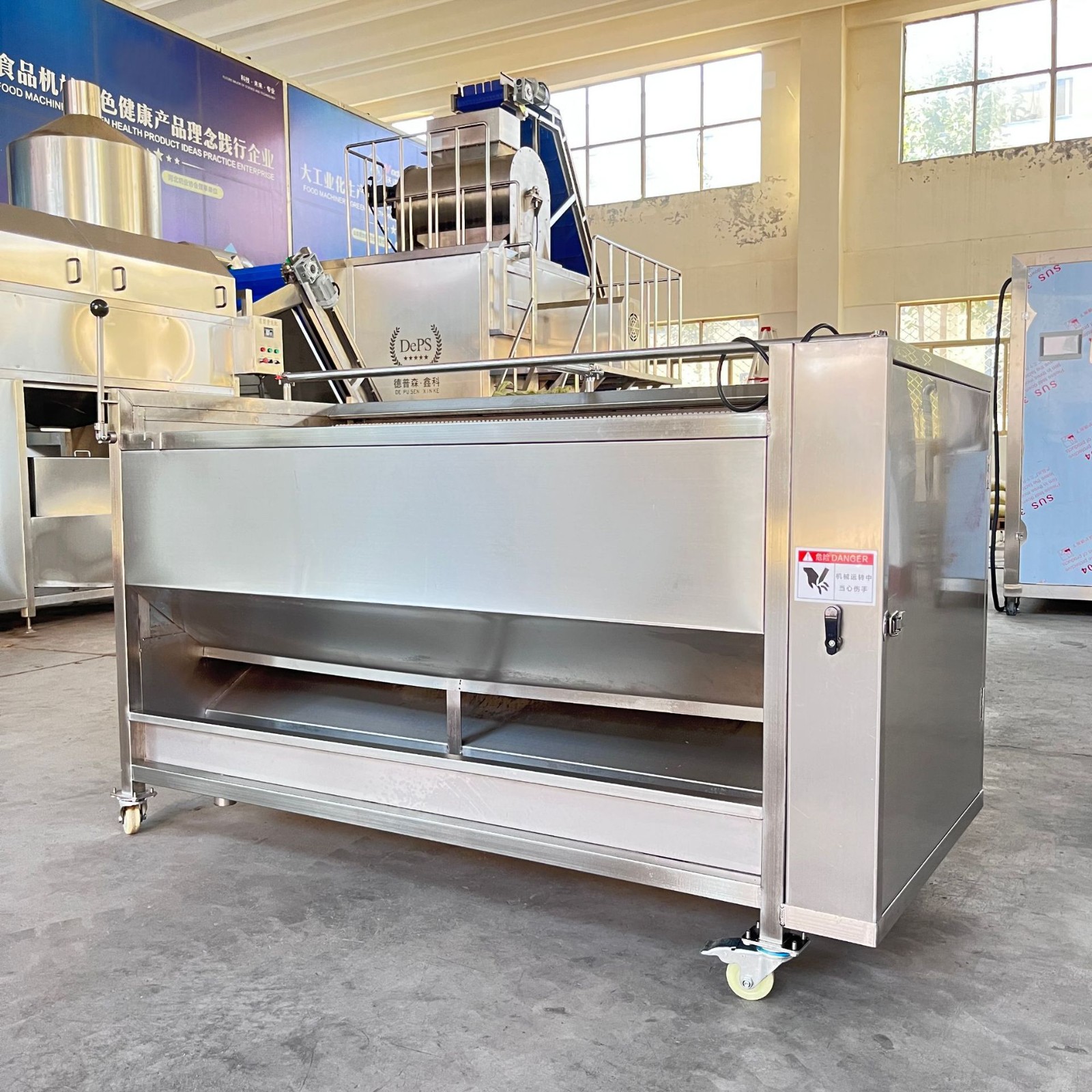 去皮清洗机 土豆磨皮清洗机 毛辊去皮清洗设备 萝卜清洗设备图2