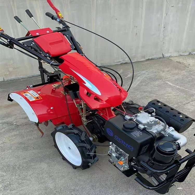 小型汽油四驱除草旋耕机 新款开荒打田翻土机 两驱农用微耕机图2