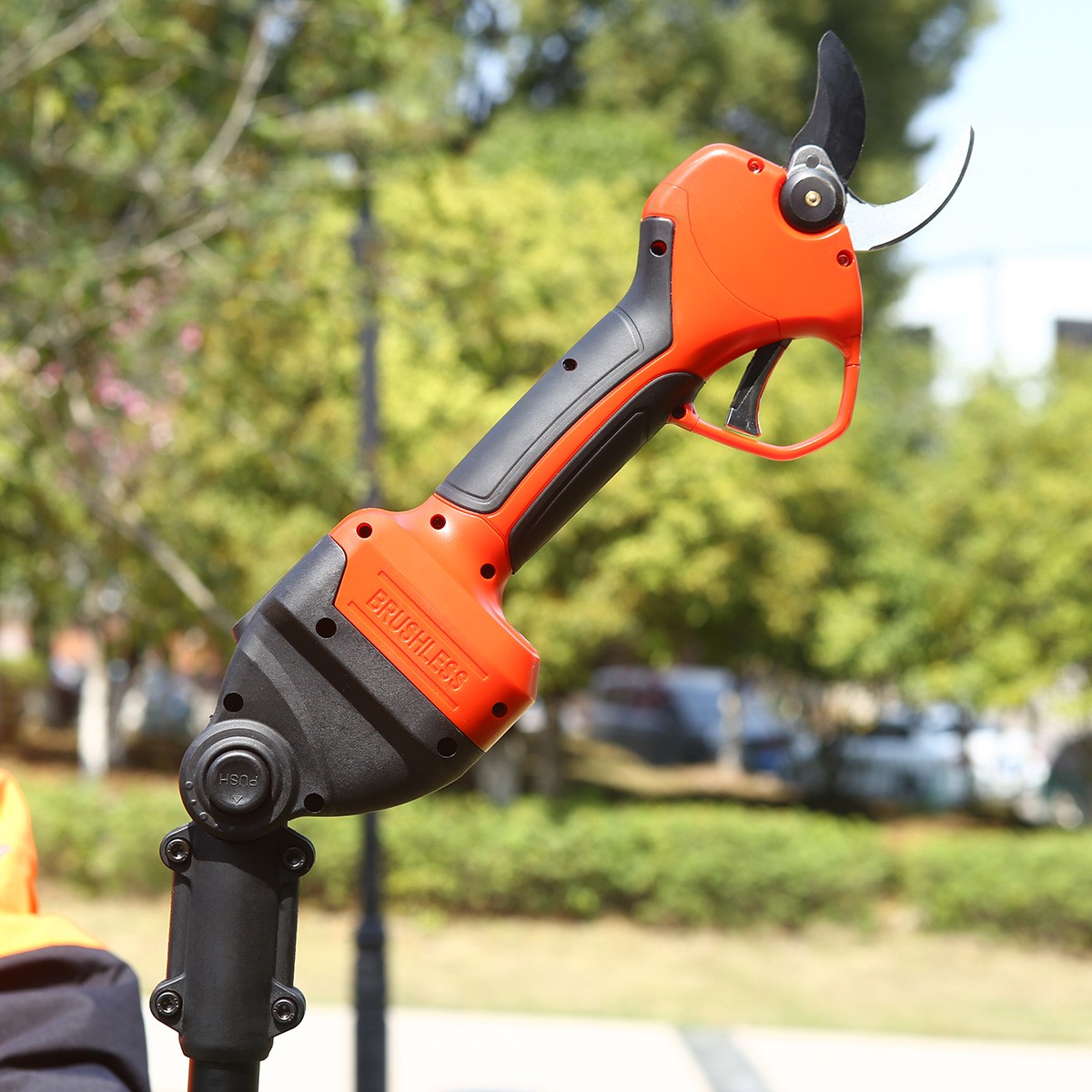 跨境外贸无刷锂电电动修枝剪粗枝剪电剪刀充电式锂电修枝剪图3