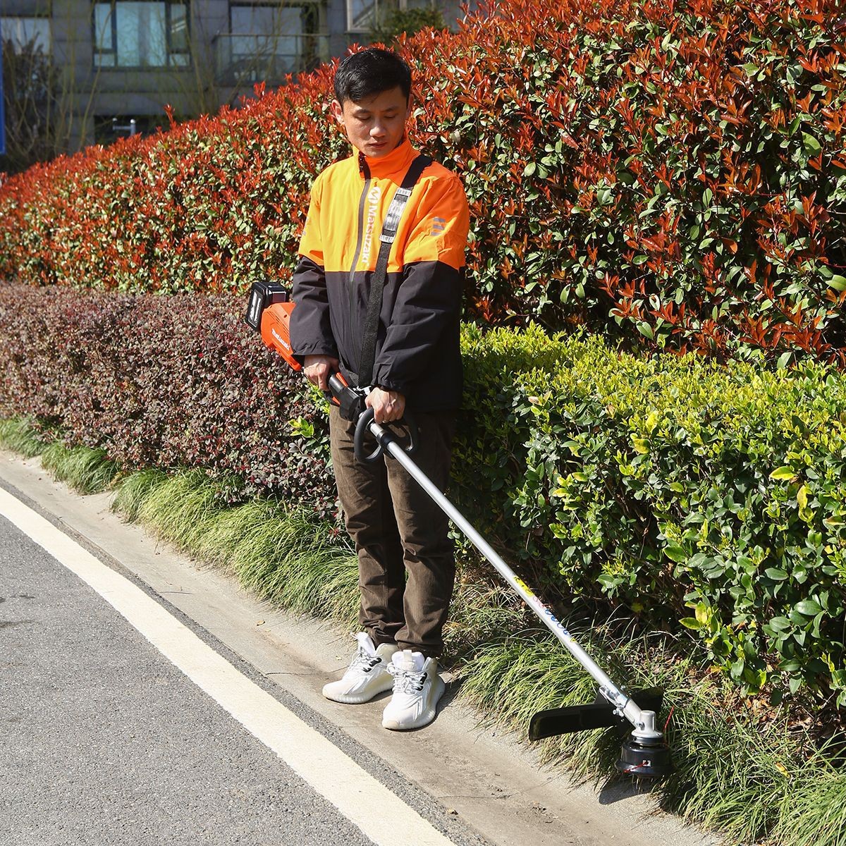 充电式锂电割草机家用除草机多功能便携园林修剪工具无线打草机图5