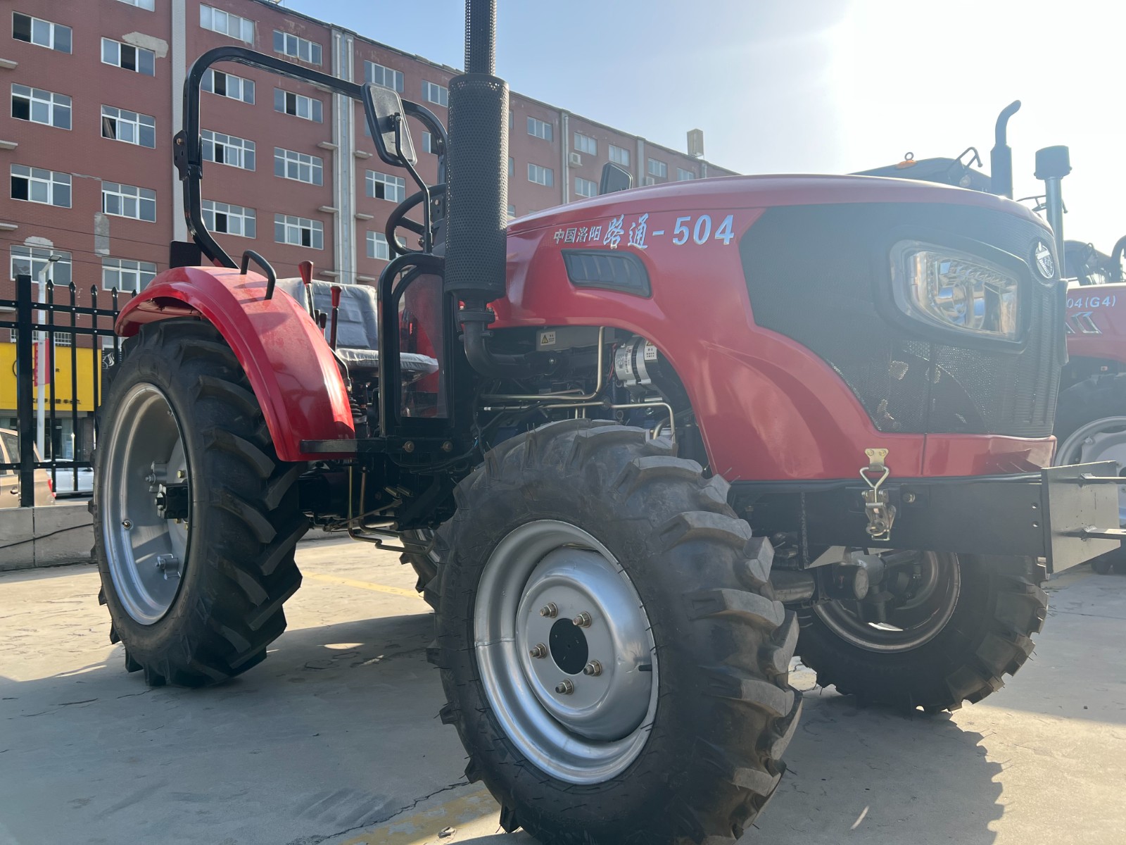 50马力四驱轮式拖拉机504水旱两用高花轮胎 一分钱试驾图4