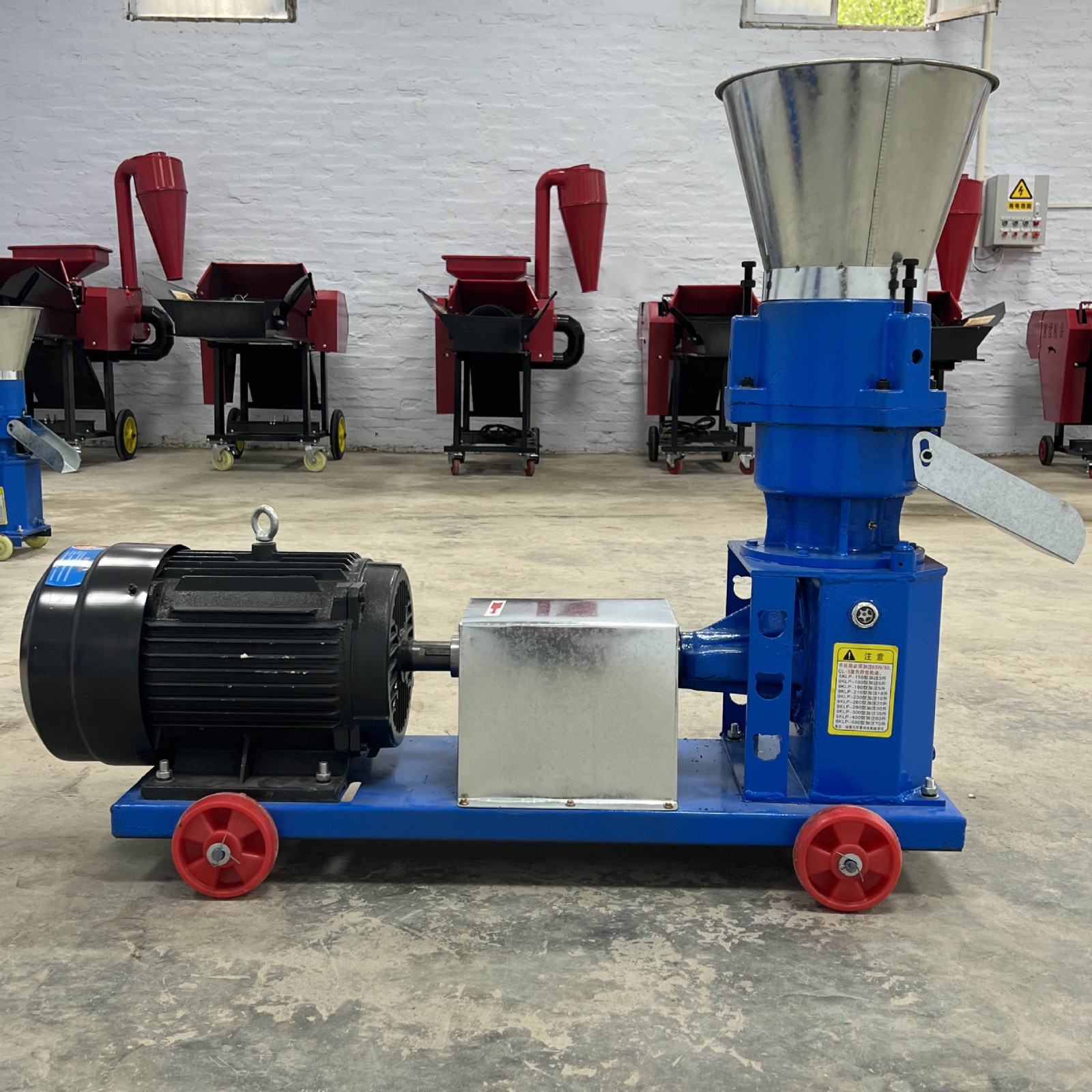 升级款饲料颗粒机 家用小型饲料造粒机鸡鸭牛羊鸟玉米秸秆造粒机图3