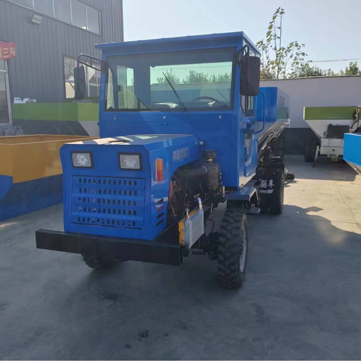 撒粪车四驱撒肥机全自动施肥机器大马力大型自走撒粪机大田农用机图3