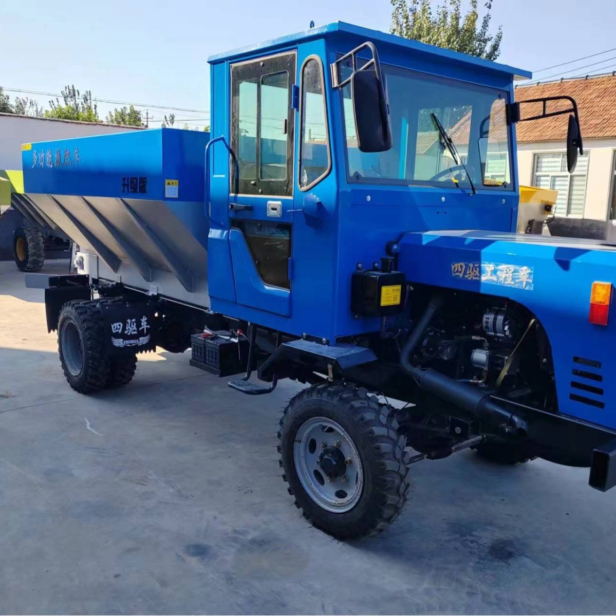 撒粪车四驱撒肥机全自动施肥机器大马力大型自走撒粪机大田农用机图2