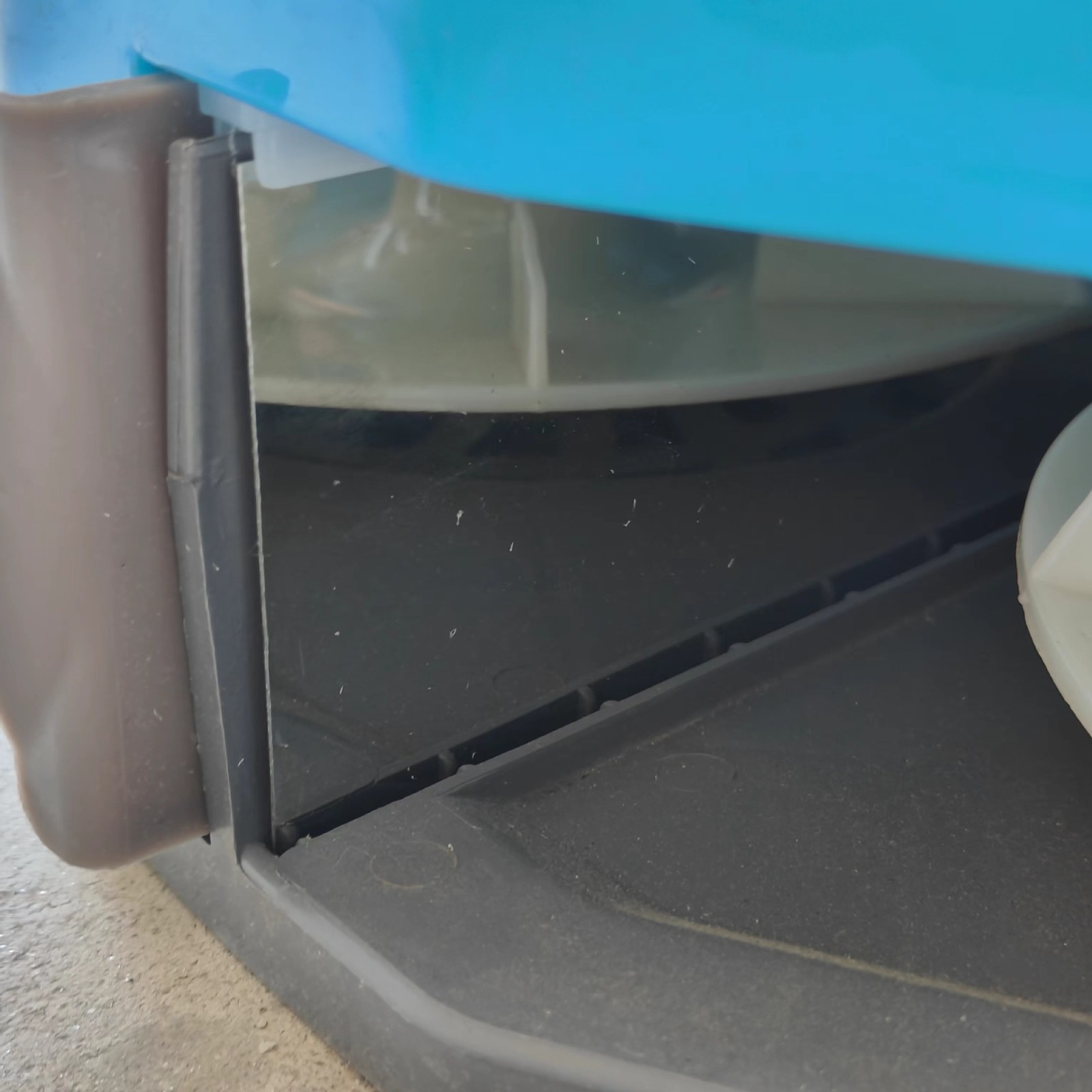 电动施肥器背带式撒肥机施肥农用鱼塘水田果树电动撒肥器厂家图4