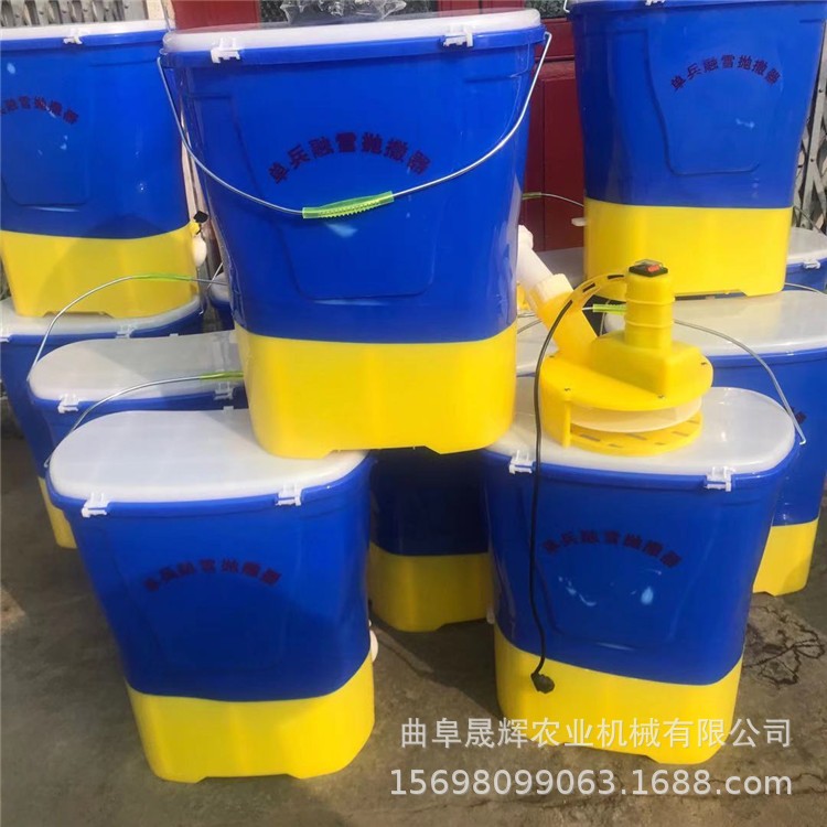 草种子抛洒器撒肥施肥机 电动后置抛洒扬肥机 单兵融雪抛洒器厂家
