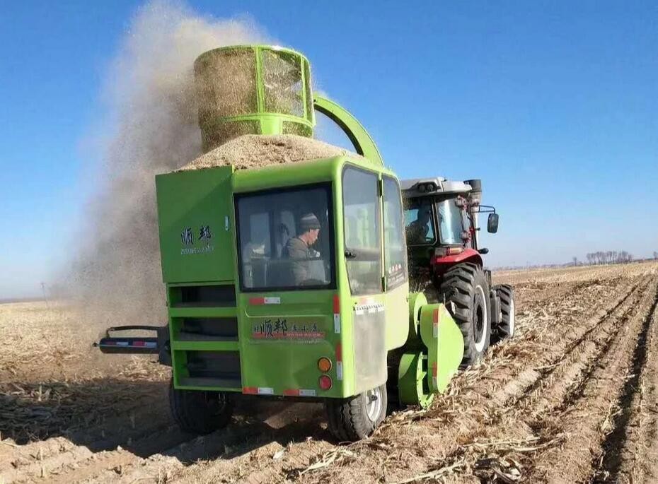收集王9YF-2.2型秸秆自动捡拾饲料揉搓打捆机