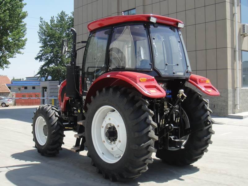 悍沃1404轮式拖拉机图2