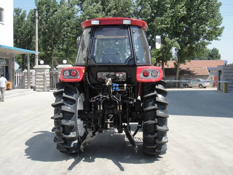悍沃1304轮式拖拉机图3