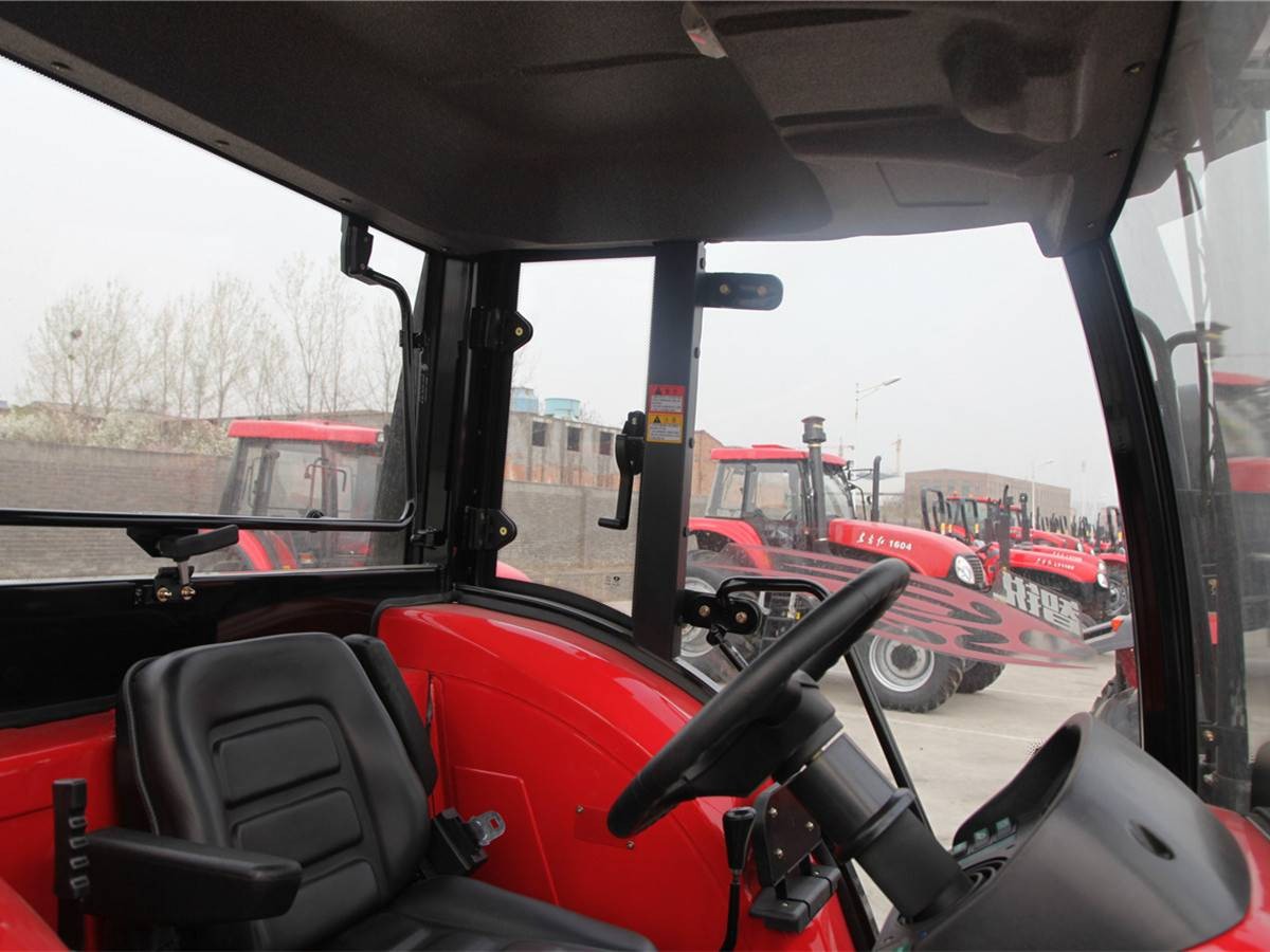 东方红LF904轮式拖拉机