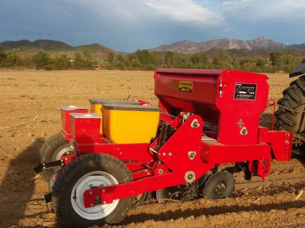 中农机2BMY-2免耕精密播种机图3