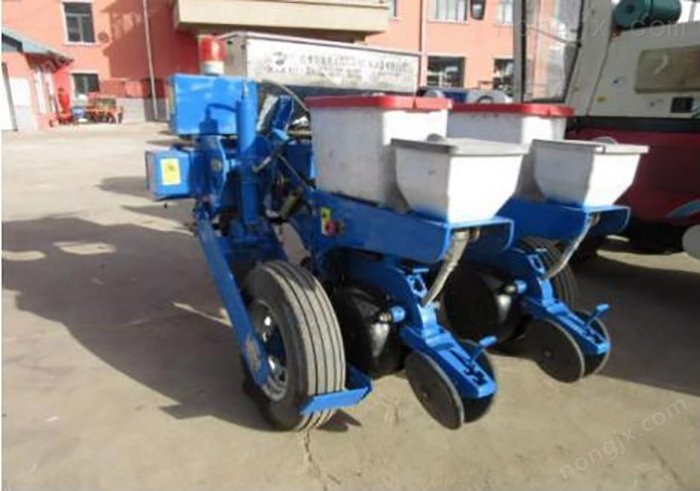 兴义农丰2BJM-2型精密免耕施肥播种机图4