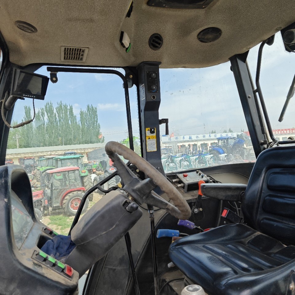 2020年二手东方红LX2204马力拖拉机图5