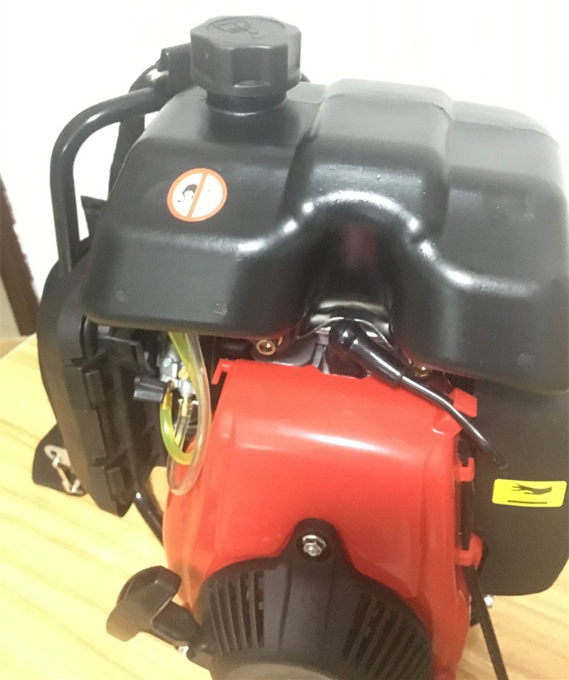 批发144割草机四冲程纯汽油割草机小型大功率农用除草机割稻机器图3