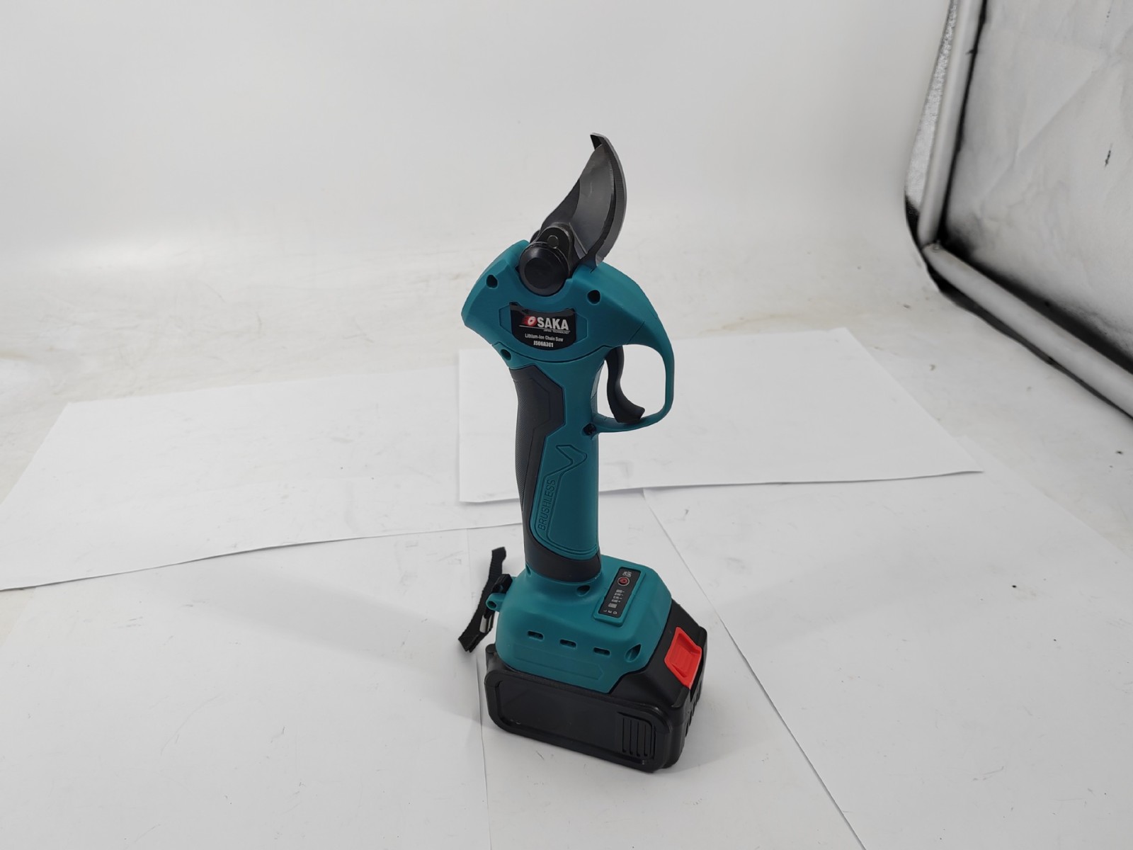 厂家直销新款锂电无刷多功能电剪刀修枝剪