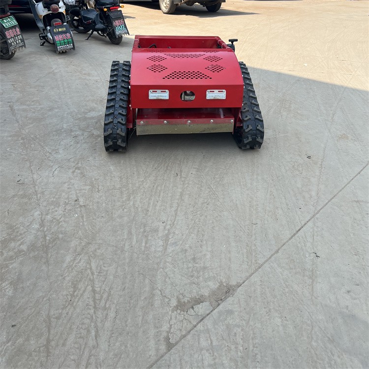 遥控割草机履带式全自动四驱割草碎草机果园草地多功能汽油除草机图3