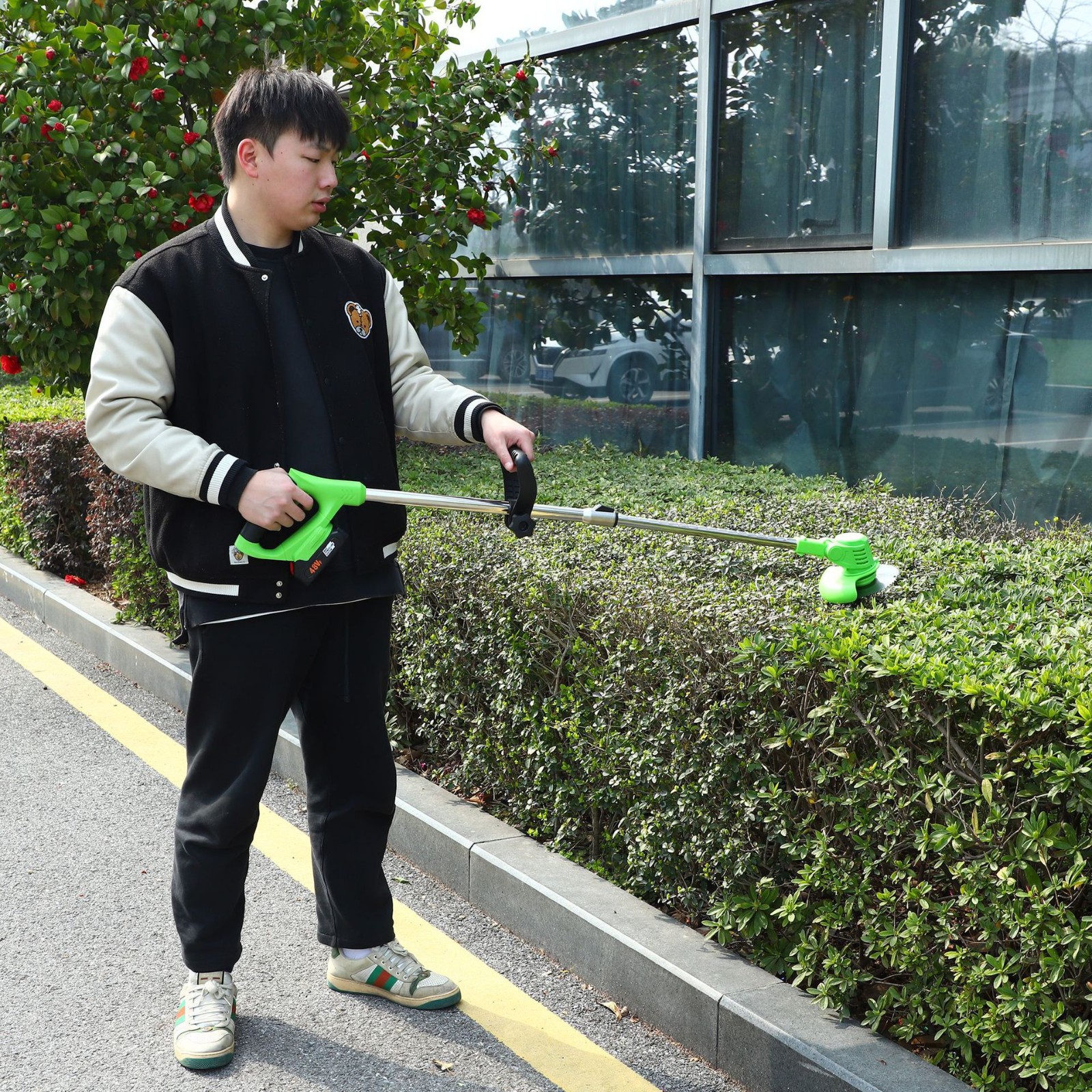 电动割草机多功能除草机充电锂电池开荒割草家用大功率电动割草机图3