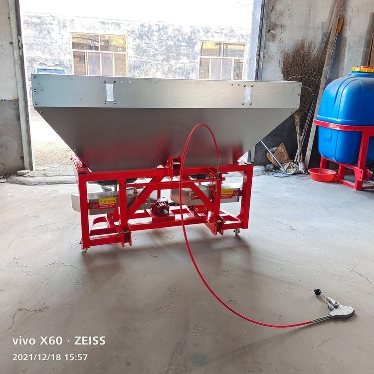 1000升撒肥机化肥颗粒肥撒肥机图3