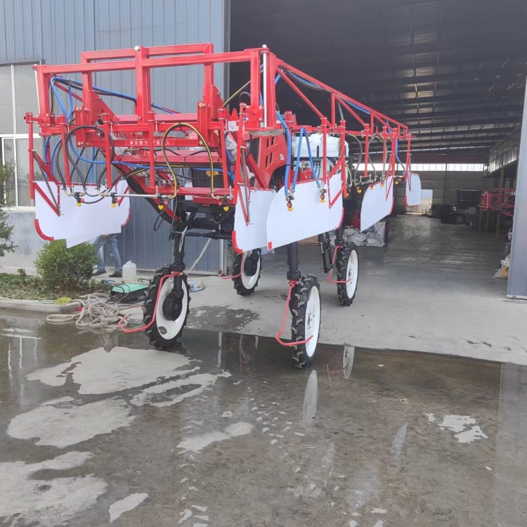 100马力20米喷幅自走式打药机 多功能喷杆喷雾机 森盈图4