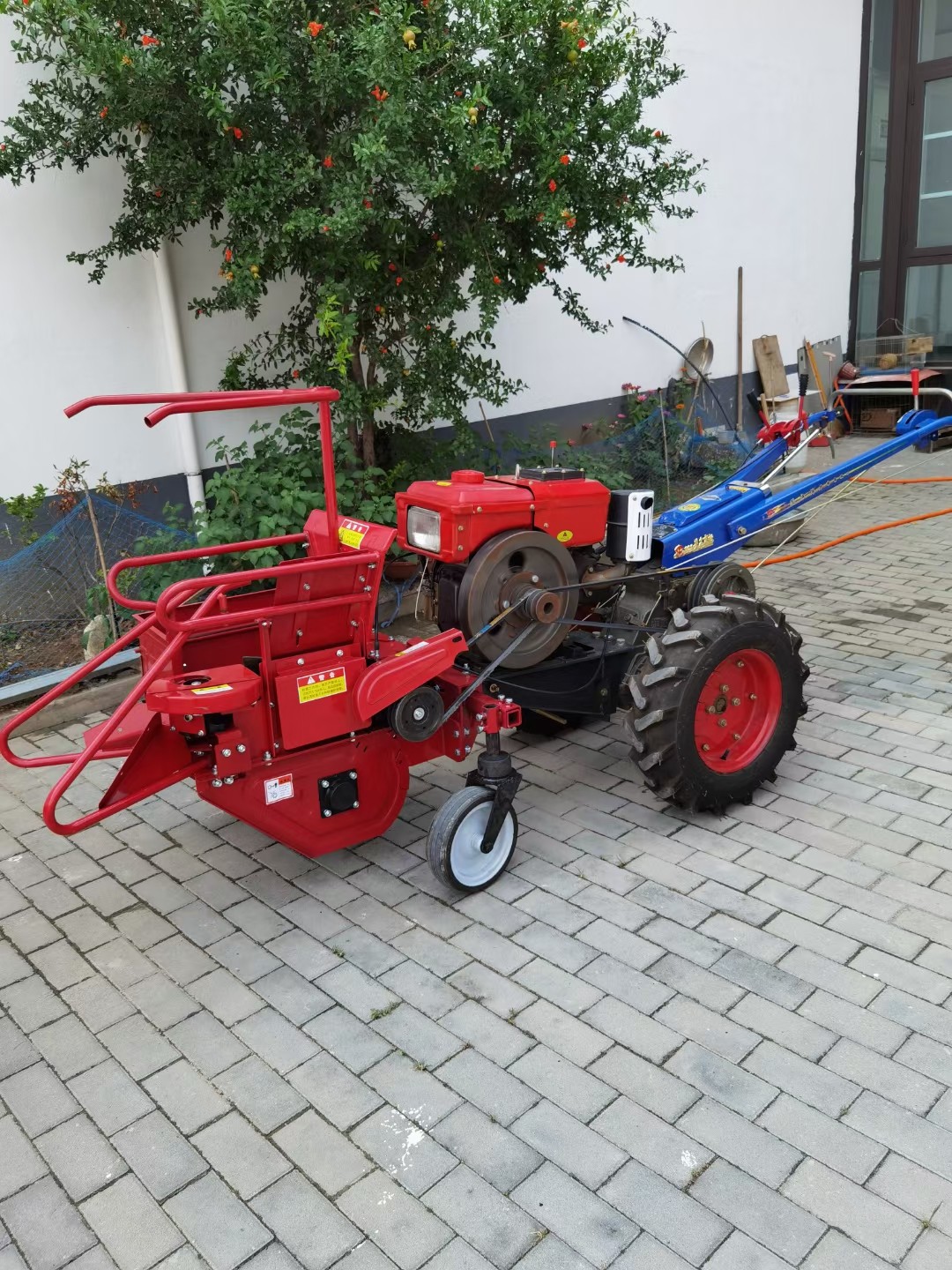 东诚小型苞谷收获机 单行玉米收割机 手扶式收棒子机器图3