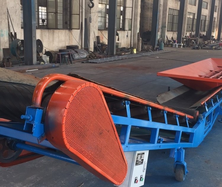 正鑫 大倾角爬坡皮带输送机 厂家定制 可移动粮食建材输送设备图3