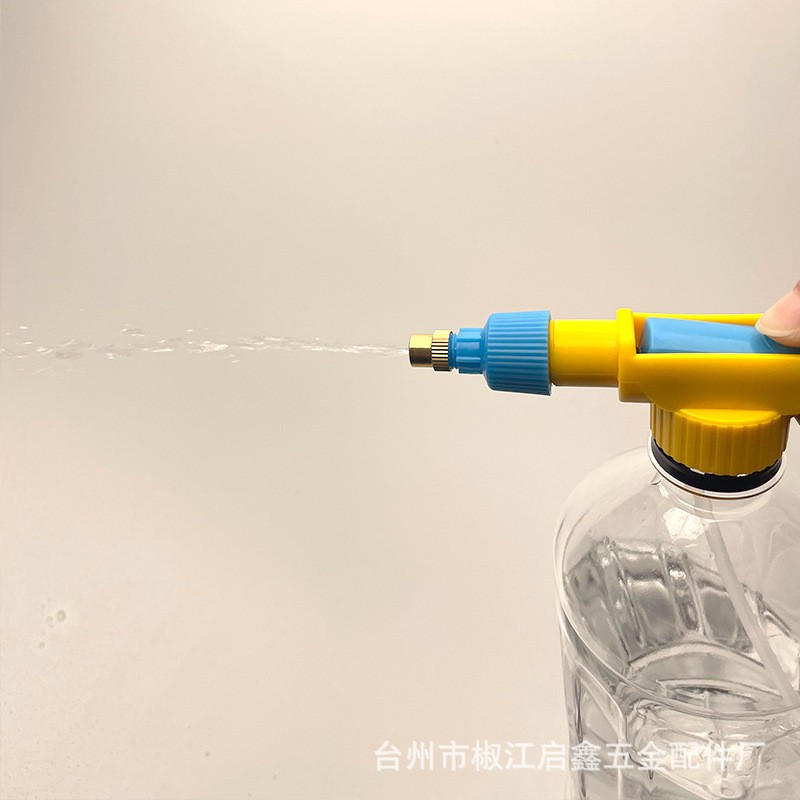 可乐饮料瓶拉杆喷枪往复式抽拉喷雾器简易喷头接口喷水壶厂家直销图4