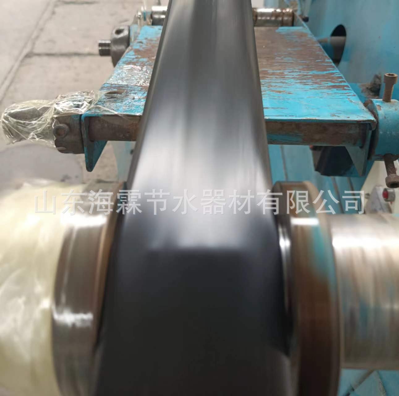 微喷带厂家1寸32输水带雾化水带黑色PE材质 农田果园浇地用微喷带图4