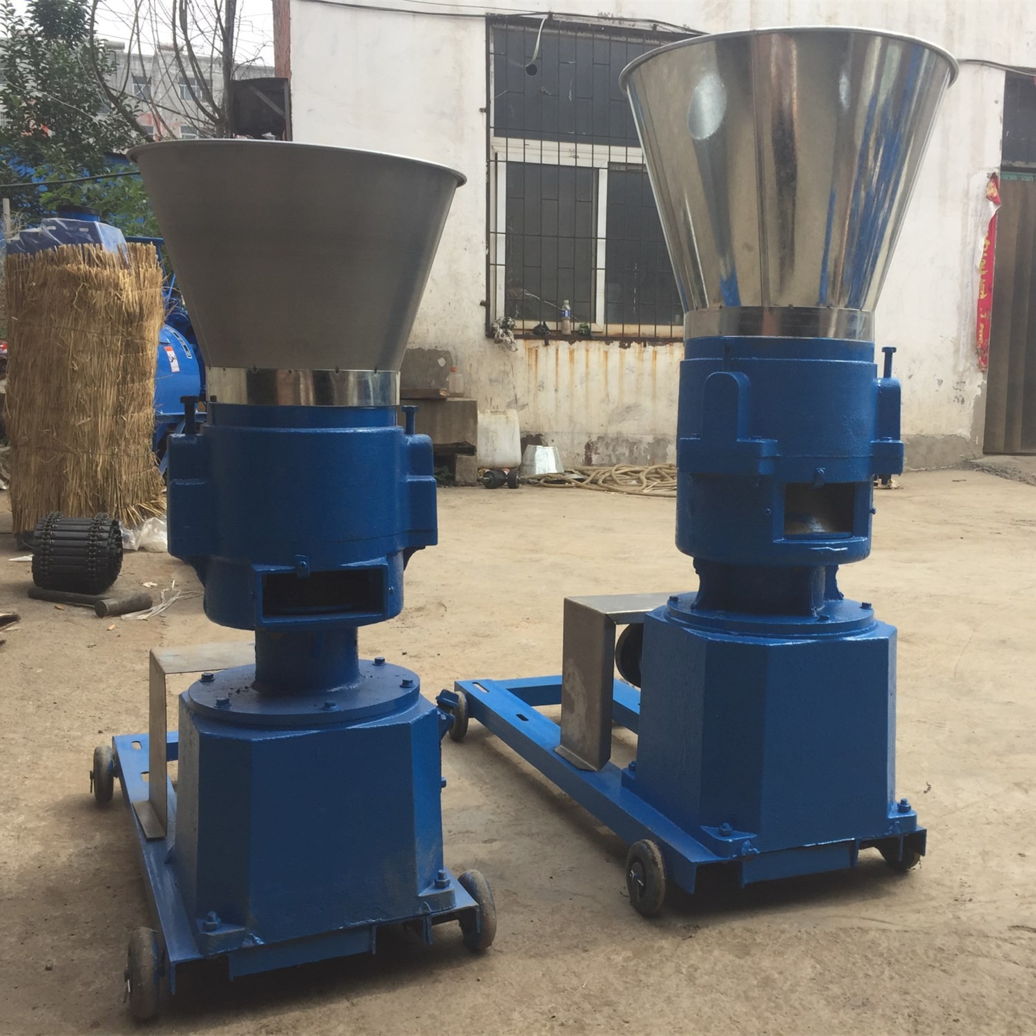 厂家对辊饲料颗粒机 小型家用鸡鸭颗粒机 210玉米草叶饲料颗粒机图2