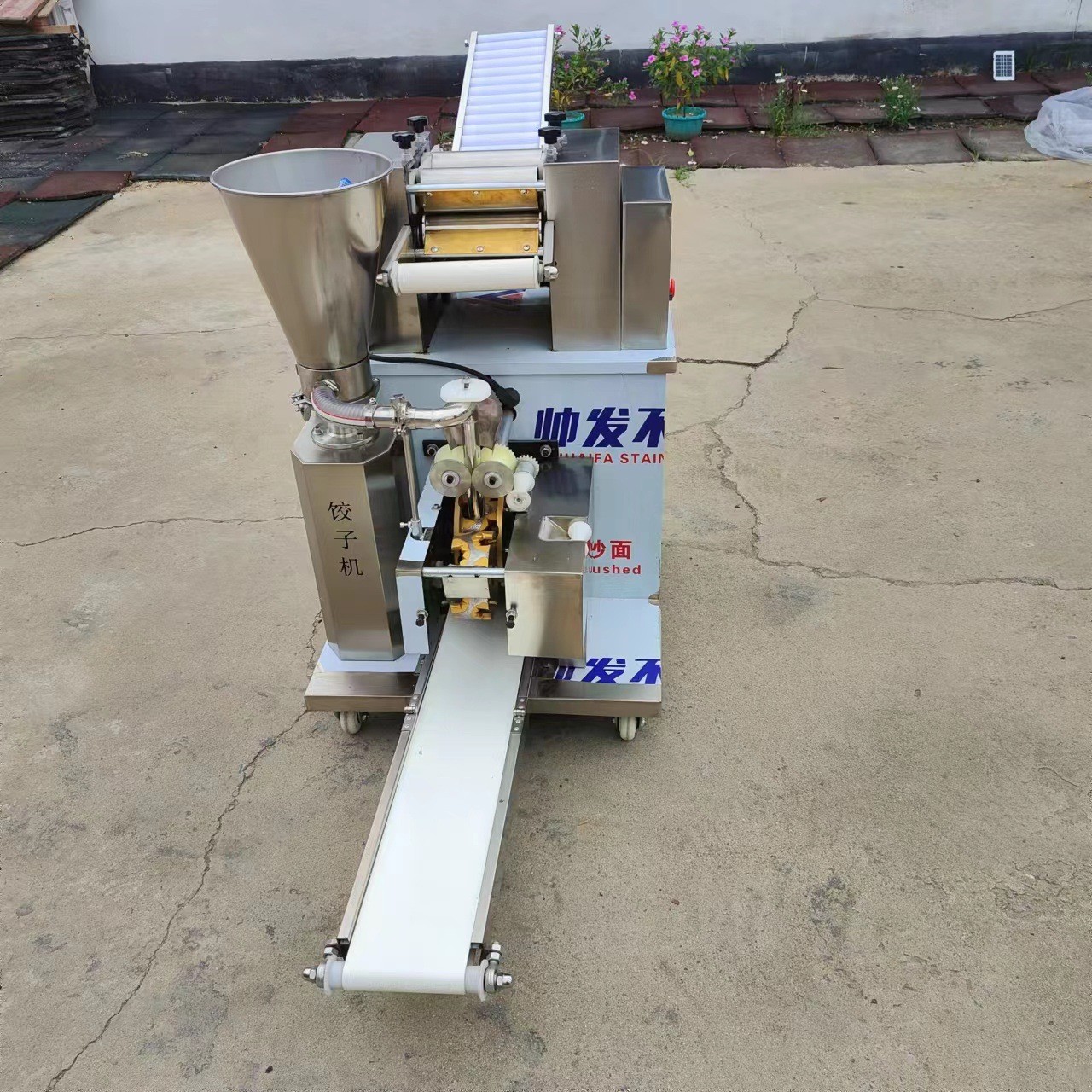 厂家直供商用速冻饺子机 多功能不锈钢仿手工水饺机图2