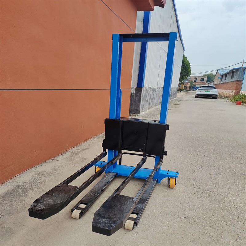 全自动电动遥控叉车 仓库搬运堆高车 1吨液压便携式随车叉图2