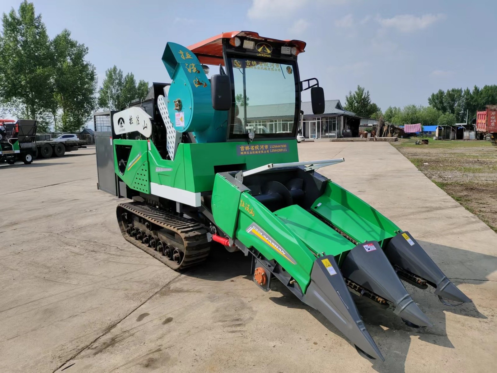 拉法山牌4YZPL-2履带式玉米收获机图2